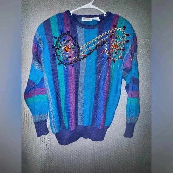 Blue Multi Gems Sweater Marie A Kim ASO The Goldbergs - Wendi McLendon-Covey - Picture 3 of 8
